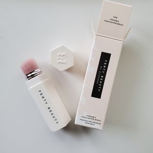 Fenty Beauty Portable Highlighter Brush 140brand new in box